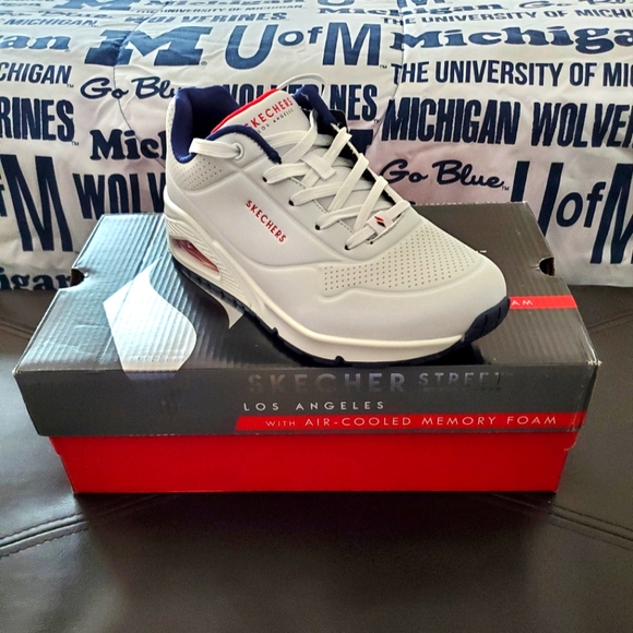 Skechers Shoes - Skecher Stand On Air Uno
